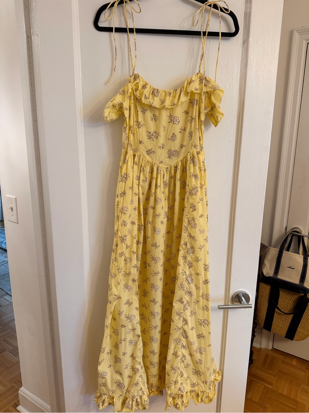 Doen Wendelin yellow floral
